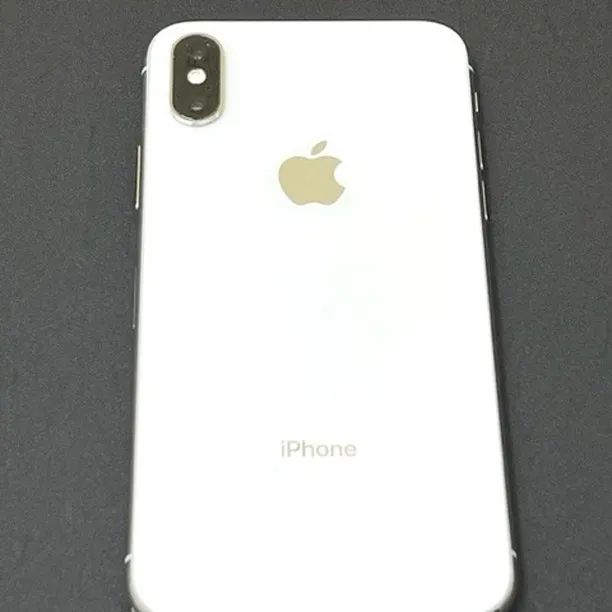 本日はiPhoneXsを御買取りしました。