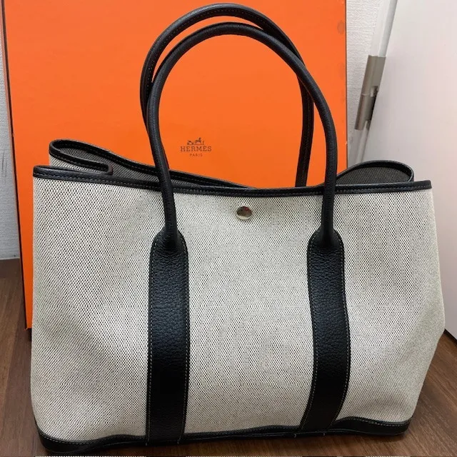 本日、Hermès バックを買取しました。